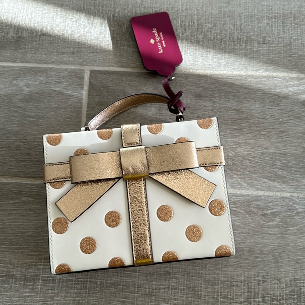 Kate Spade Wrapping Party Box Bag. Barely used.
